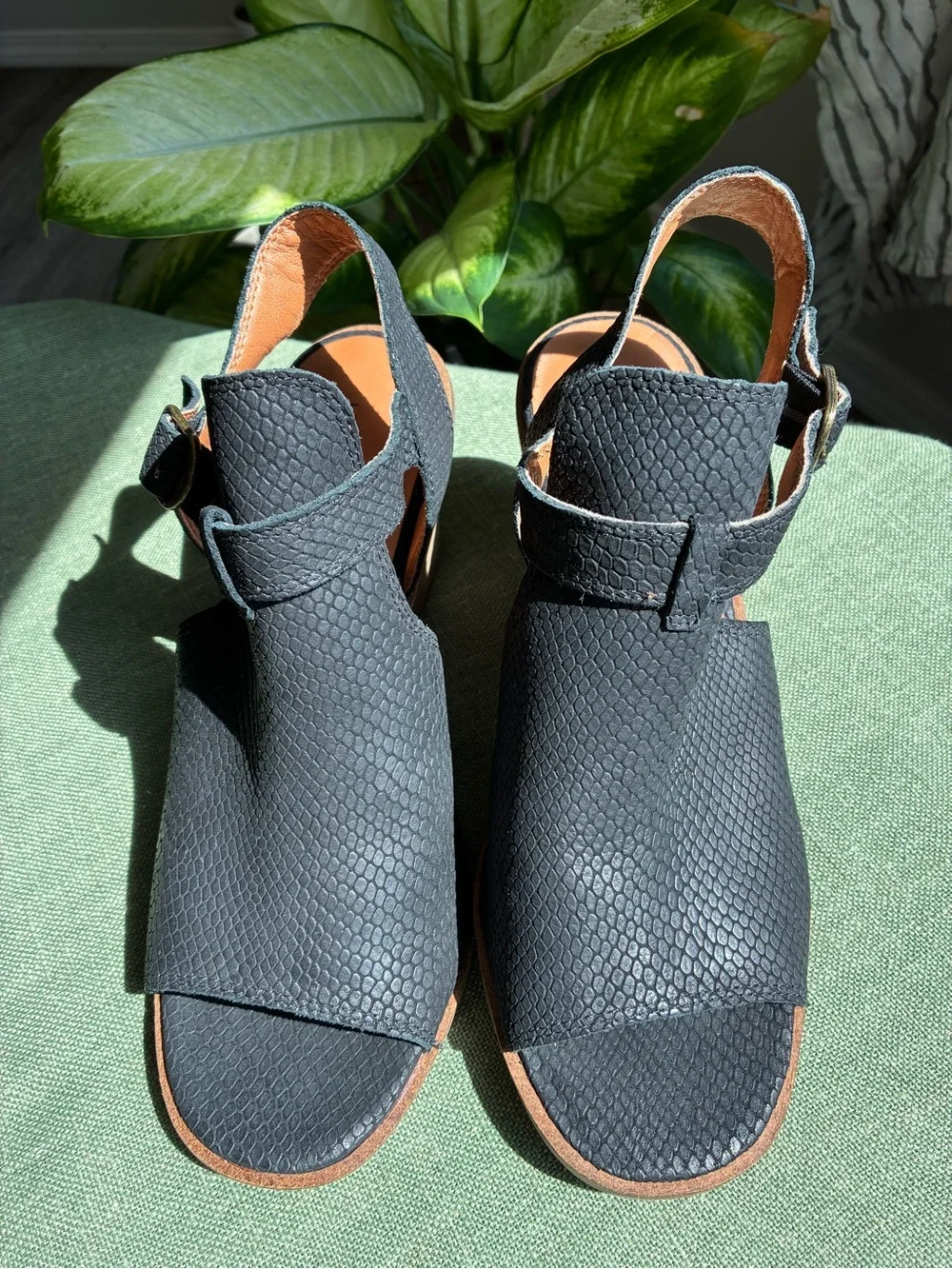 Lucky Brand Peep Toe Block Heel Sandals Size 9.5